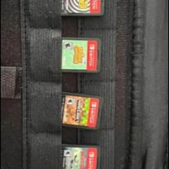 Nintendo Switch - Picture 3 of 4